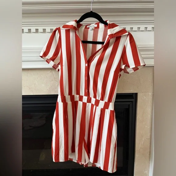 Red & White Striped Short-Sleeve Romper - Picture 1 of 4